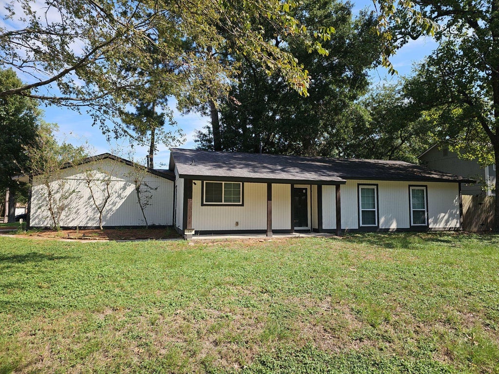 Photo of 16 Night Hawk Place, The Woodlands, TX 77380 (MLS # 21029949)