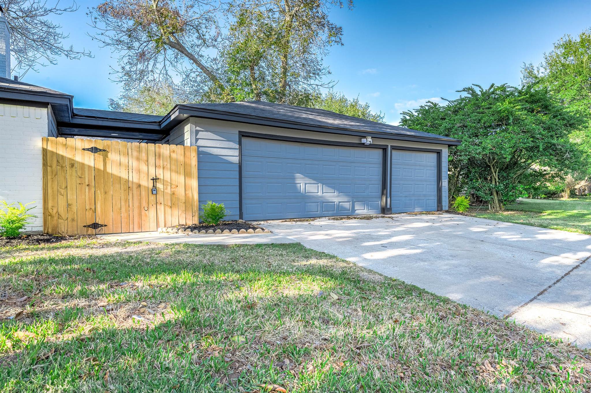 3919 Ridgeview Drive