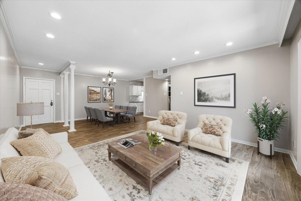 Photo of 2230 S Piney Point Road #103, Houston, TX 77063 (MLS # 95967436)