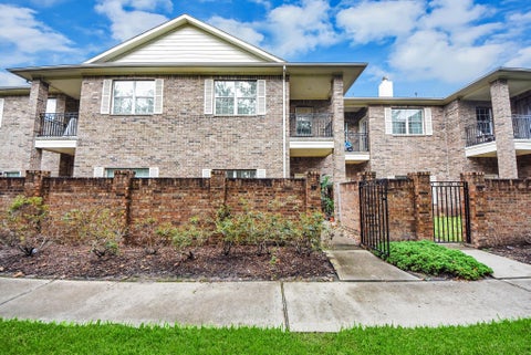 Townhouse For Sale - 2865 Westhollow Drive #99<br/> Houston, TX 77082