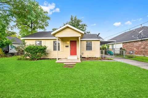 Photo of 1718 Miami Road, Pasadena, TX 77502 (MLS # 7798924)