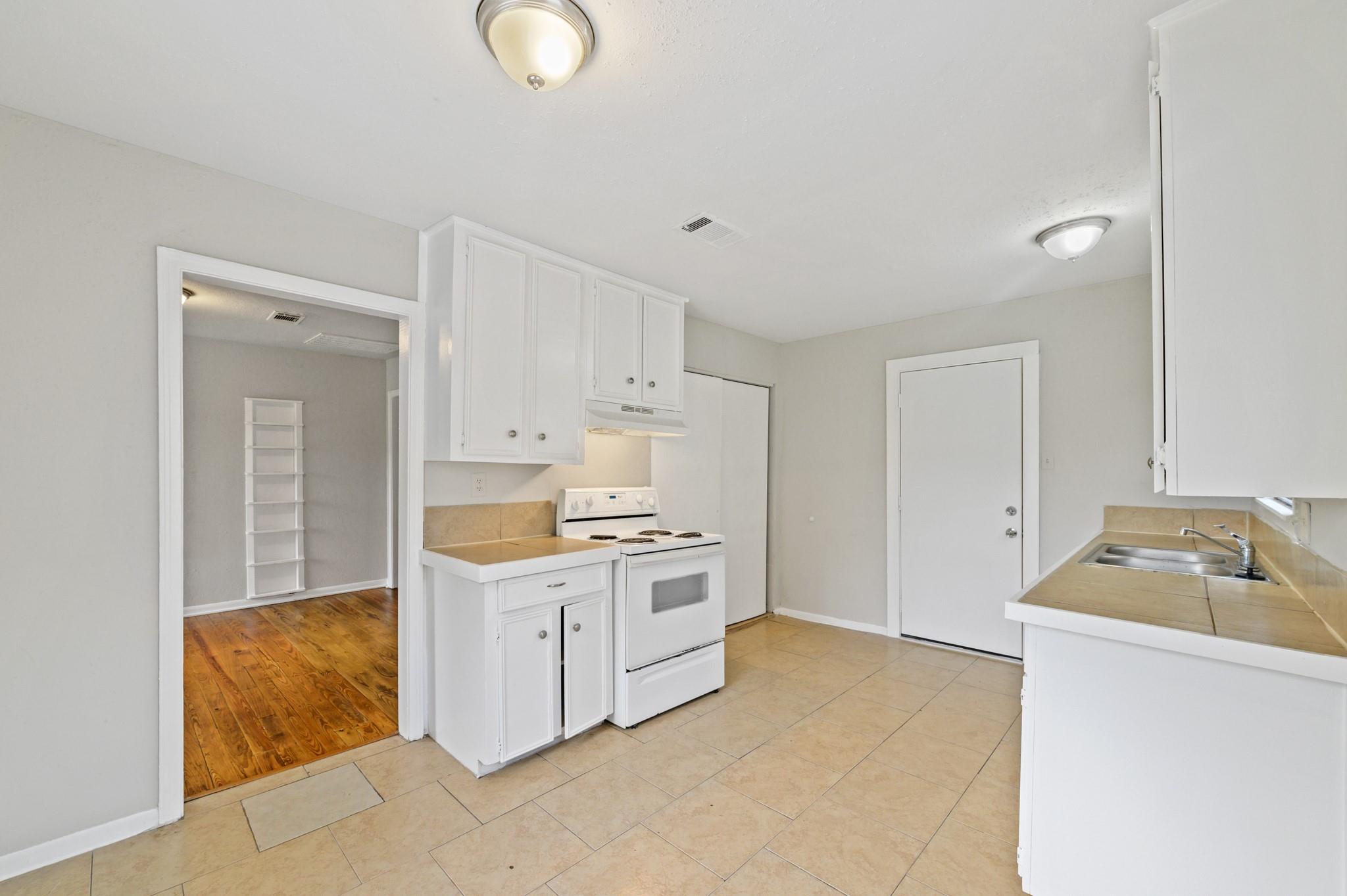 1718 Miami Road