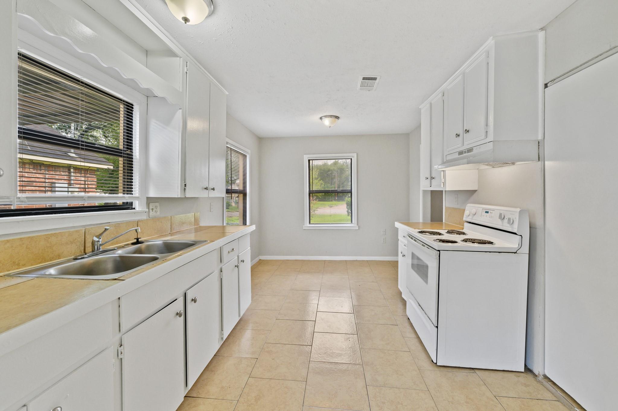 1718 Miami Road