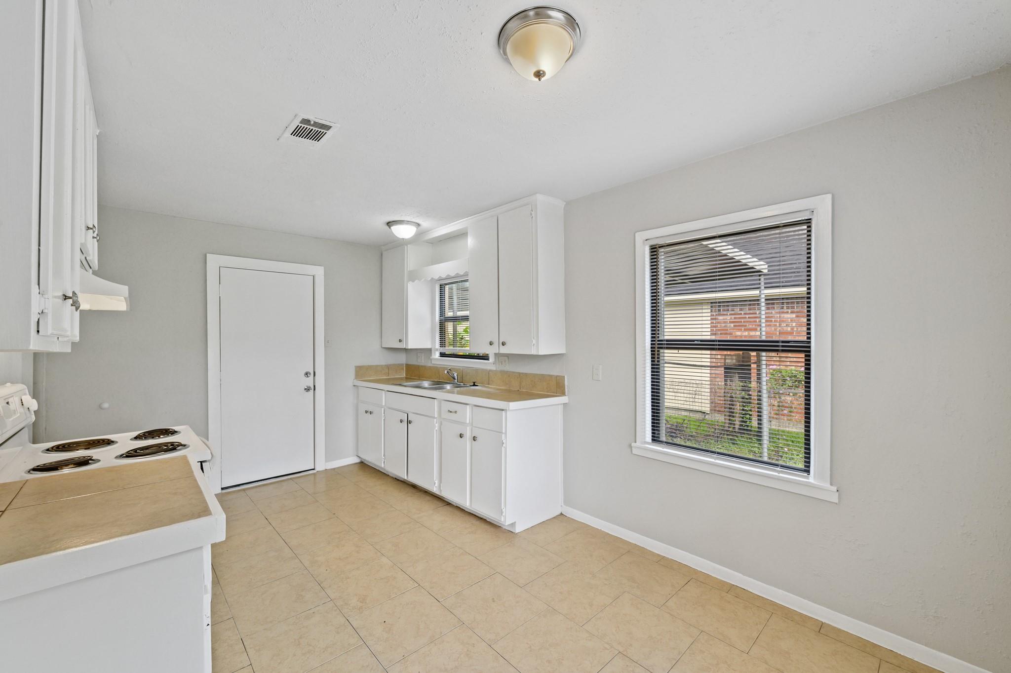 1718 Miami Road