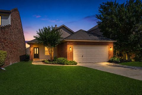 Photo of 136 April Cove, Conroe, TX 77356 (MLS # 98145999)