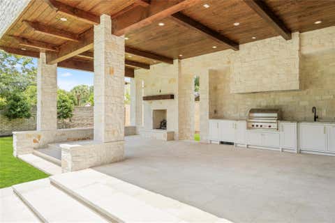 Tiny photo for 521 Trails End Street, Houston, TX 77024 (MLS # 11018251)