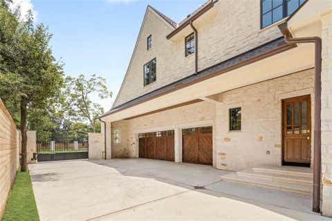 Tiny photo for 521 Trails End Street, Houston, TX 77024 (MLS # 11018251)