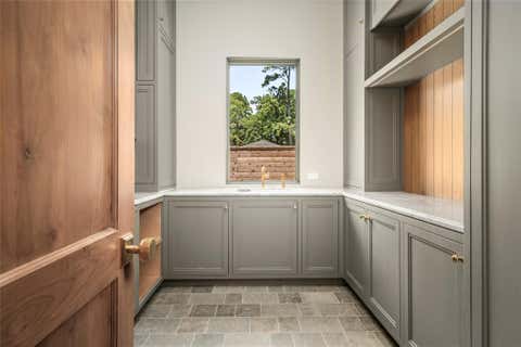 Tiny photo for 521 Trails End Street, Houston, TX 77024 (MLS # 11018251)