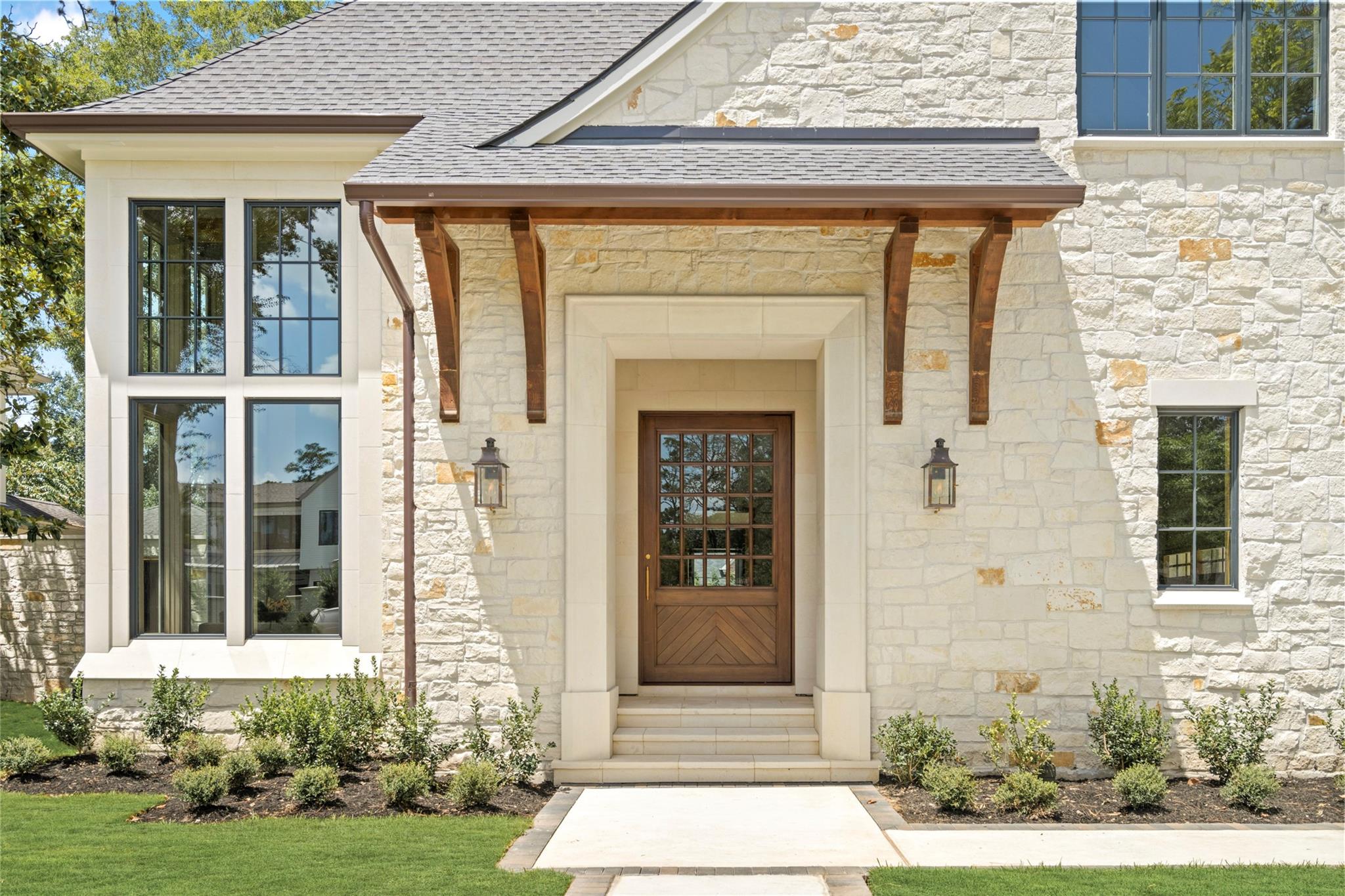 521 Trails End Street