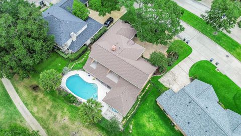 Photo of 626 Longview Drive, Sugar Land, TX 77478 (MLS # 31261865)