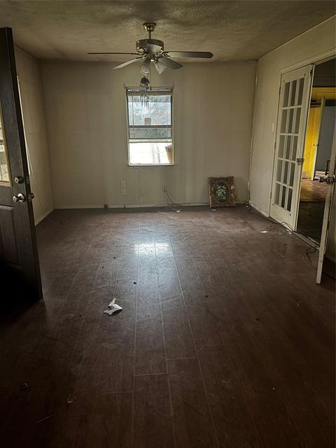 Homes For Sale - 8222 Wallis Street<br/> Fulshear, TX 77441