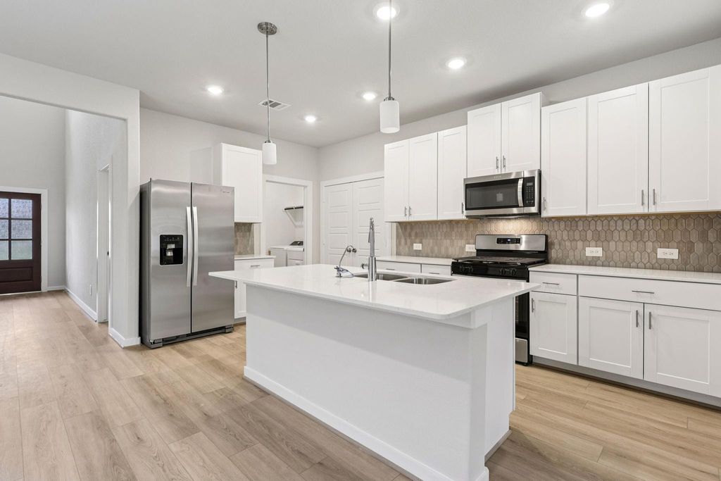 Photo of 18746 Timber Glen Drive, Montgomery, TX 77316 (MLS # 81619930)