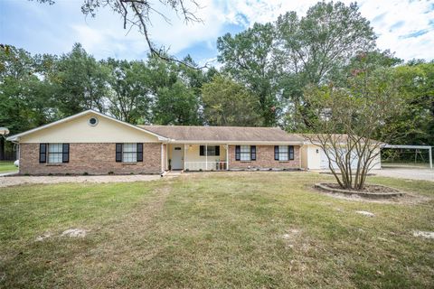 Photo of 309 Camelot Circle, Lufkin, TX 75904 (MLS # 90667015)