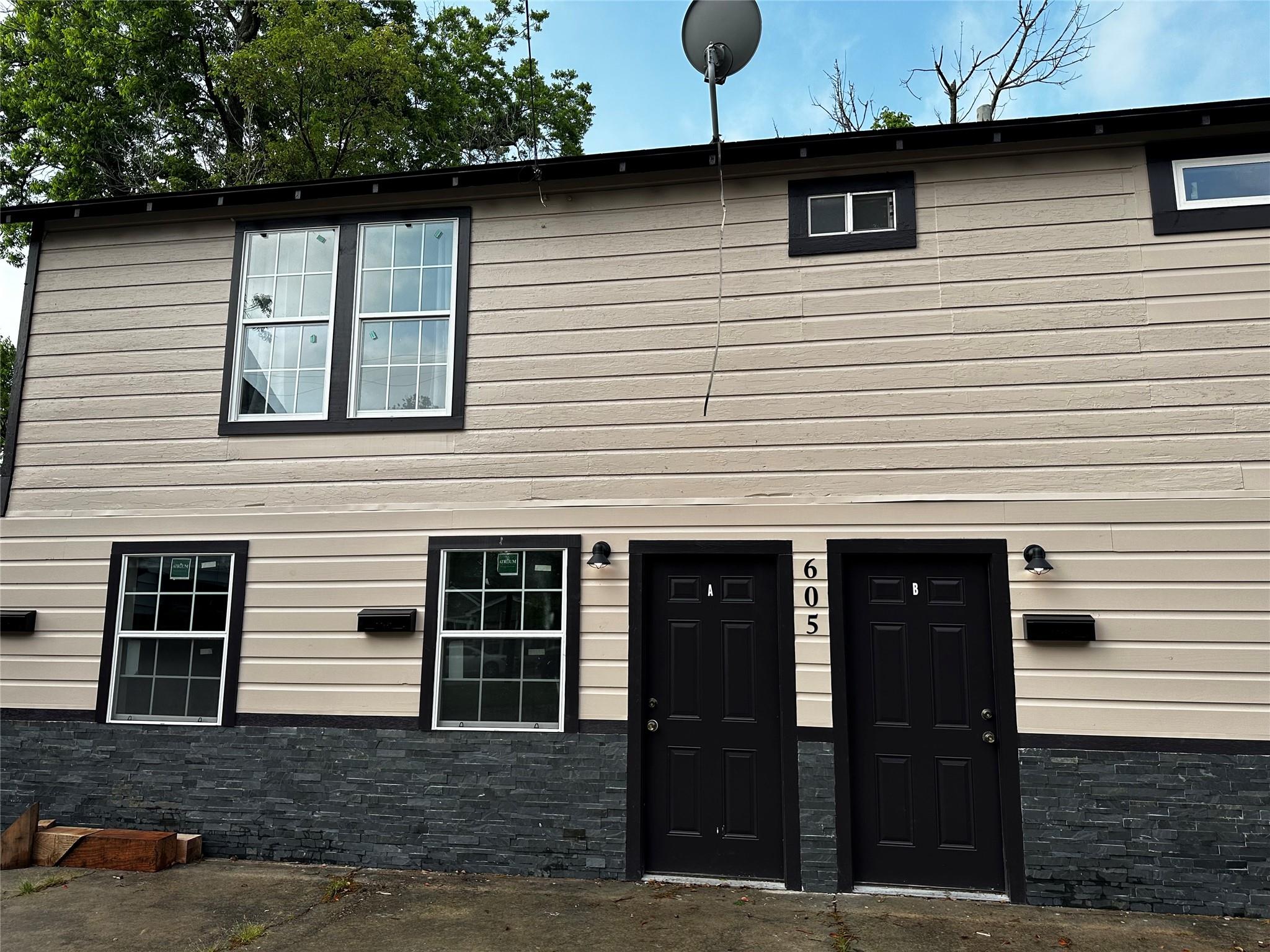 605 E Hunnicutt Street