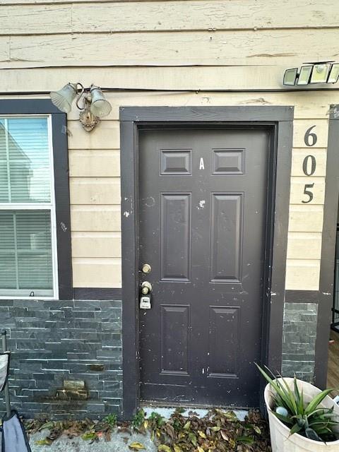 605 E Hunnicutt Street