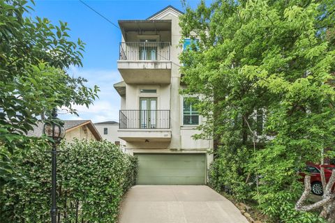 Photo of 1317 Bomar Street, Houston, TX 77006 (MLS # 86934559)