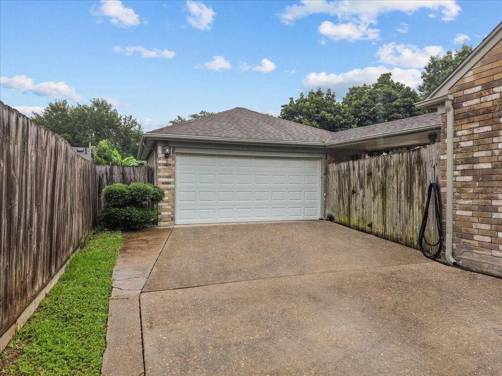 Photo of 4007 Ivywood Drive, Pearland, TX 77584 (MLS # 80555989)