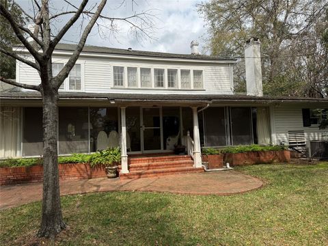 Tiny photo for 107 West Wheat Street W, Woodville, TX 75979 (MLS # 97458430)