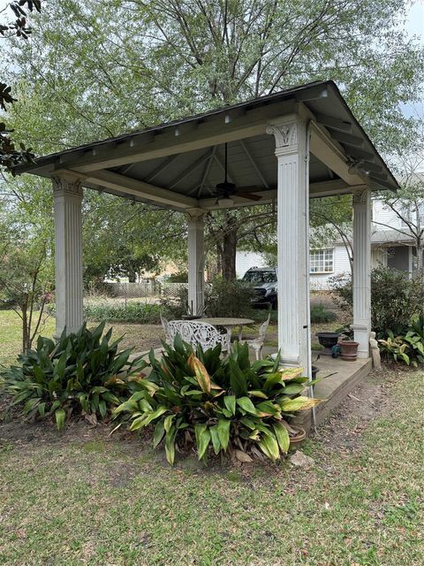 Tiny photo for 107 West Wheat Street W, Woodville, TX 75979 (MLS # 97458430)