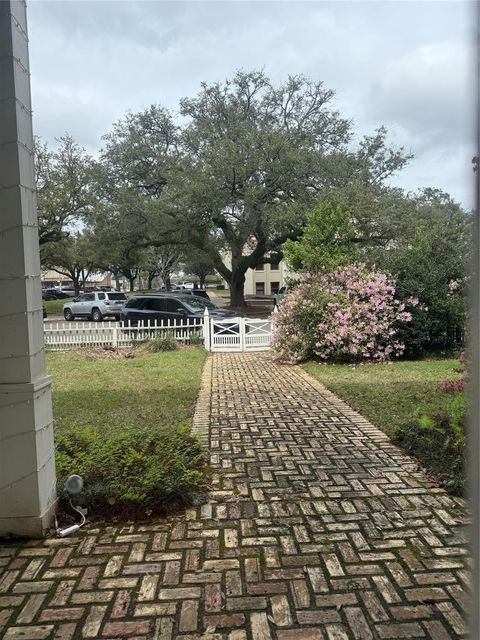 Tiny photo for 107 West Wheat Street W, Woodville, TX 75979 (MLS # 97458430)