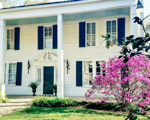 Photo of 107 West Wheat Street W, Woodville, TX 75979 (MLS # 97458430)