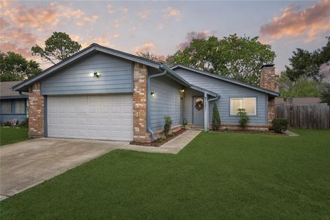 Photo of 16931 Creek Line Drive, Friendswood, TX 77546 (MLS # 32945267)