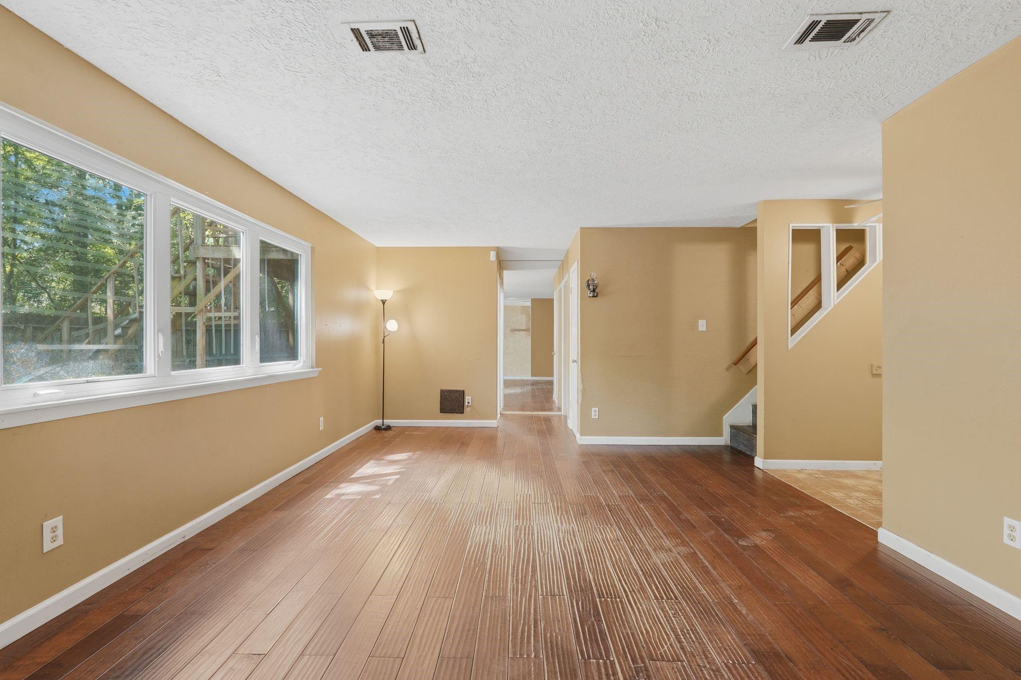 5 W Bigelow Oak Court