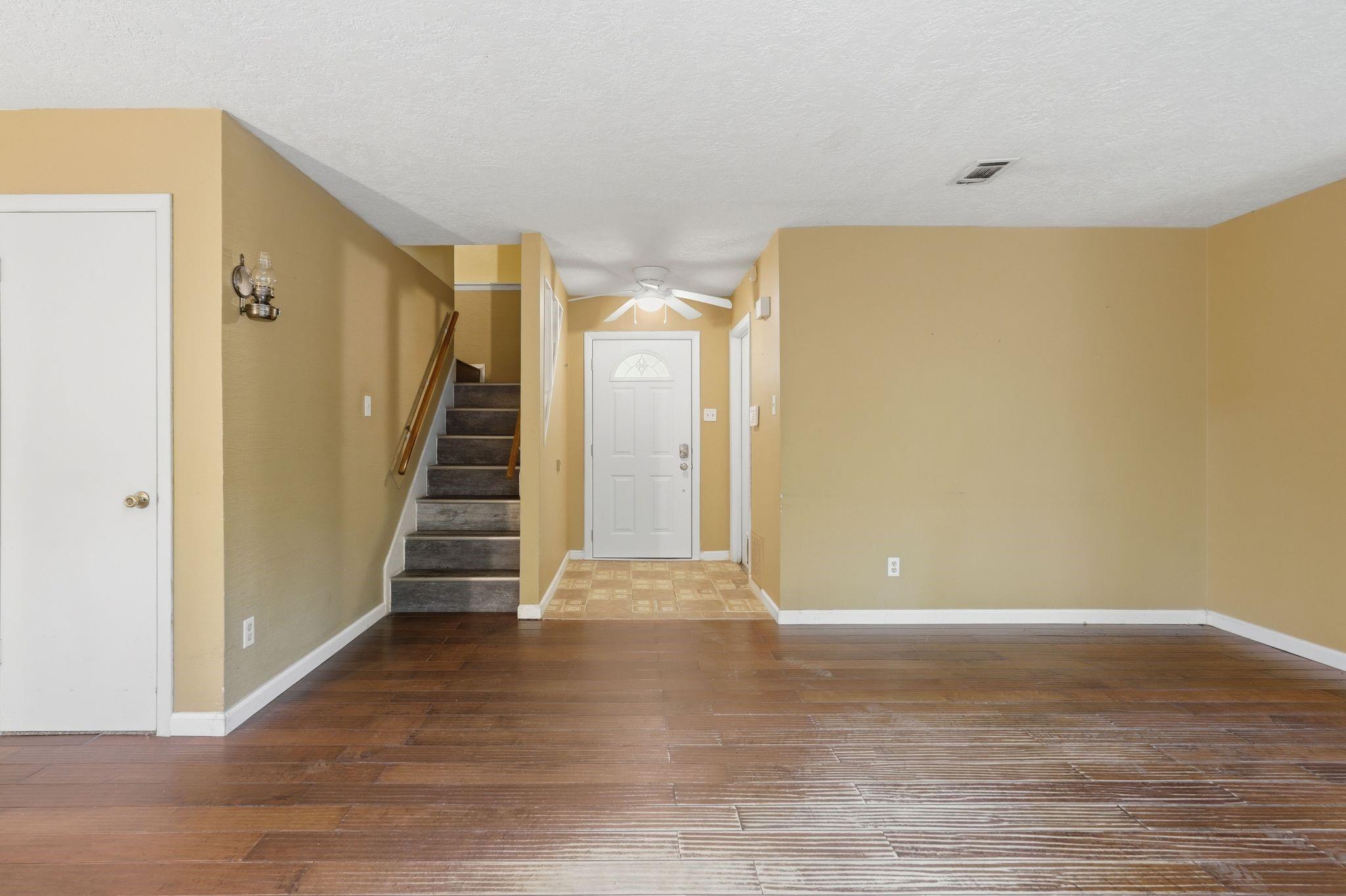 5 W Bigelow Oak Court