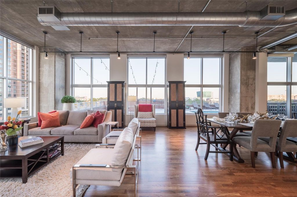 Photo of 4899 Montrose Boulevard #1303, Houston, TX 77006 (MLS # 43830405)