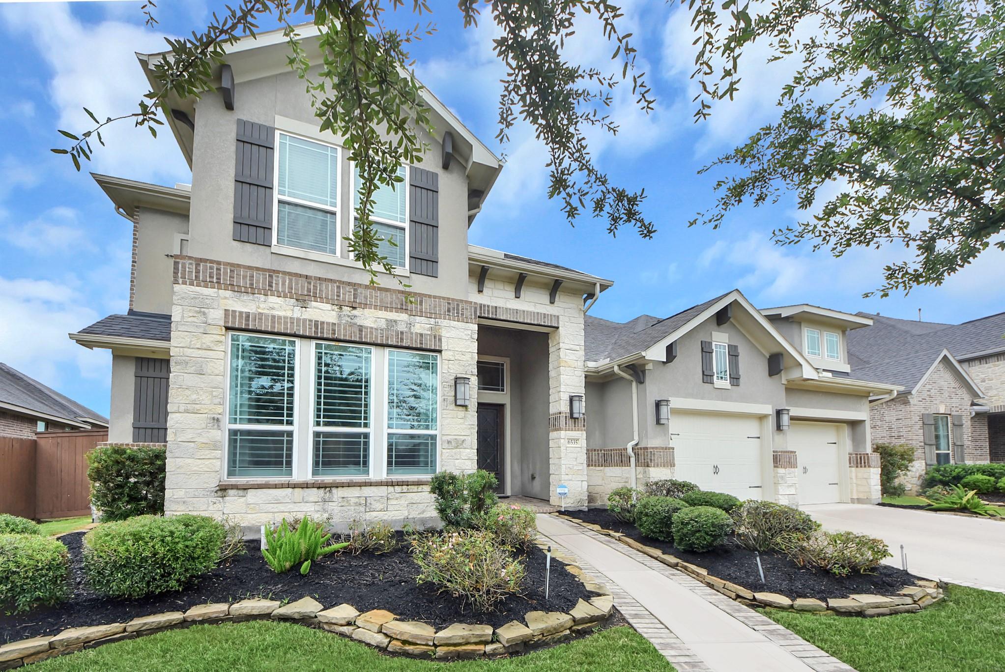 6535 Woodleaf Lake Loop