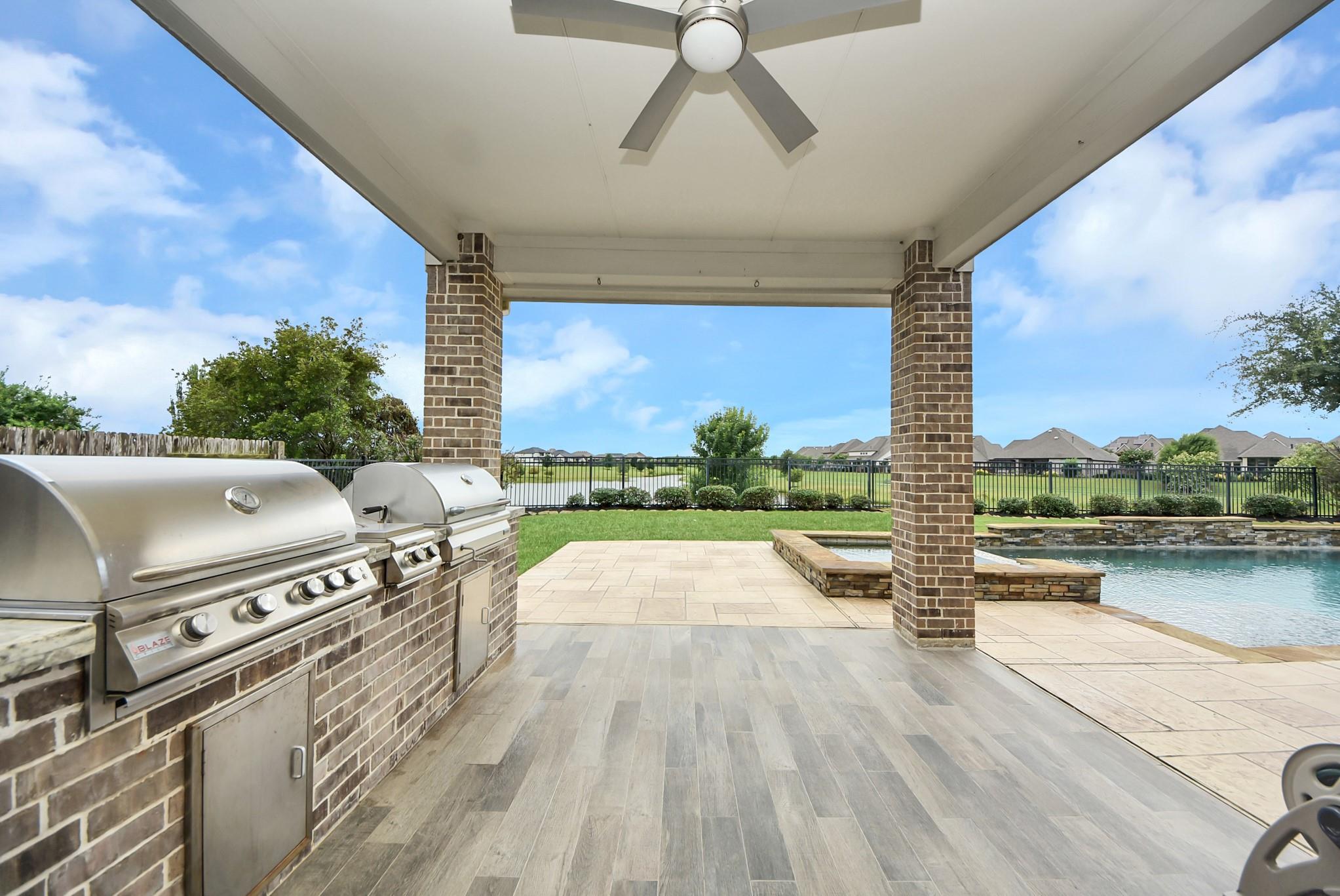 6535 Woodleaf Lake Loop