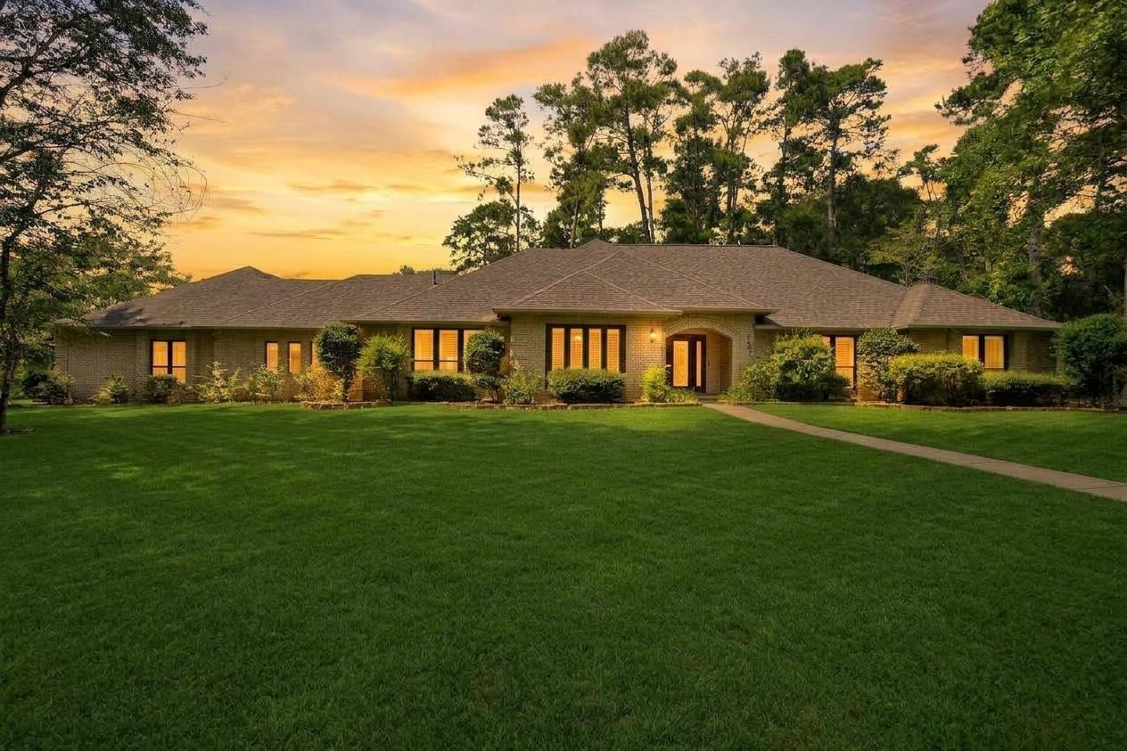 1650 White Oak Creek Drive