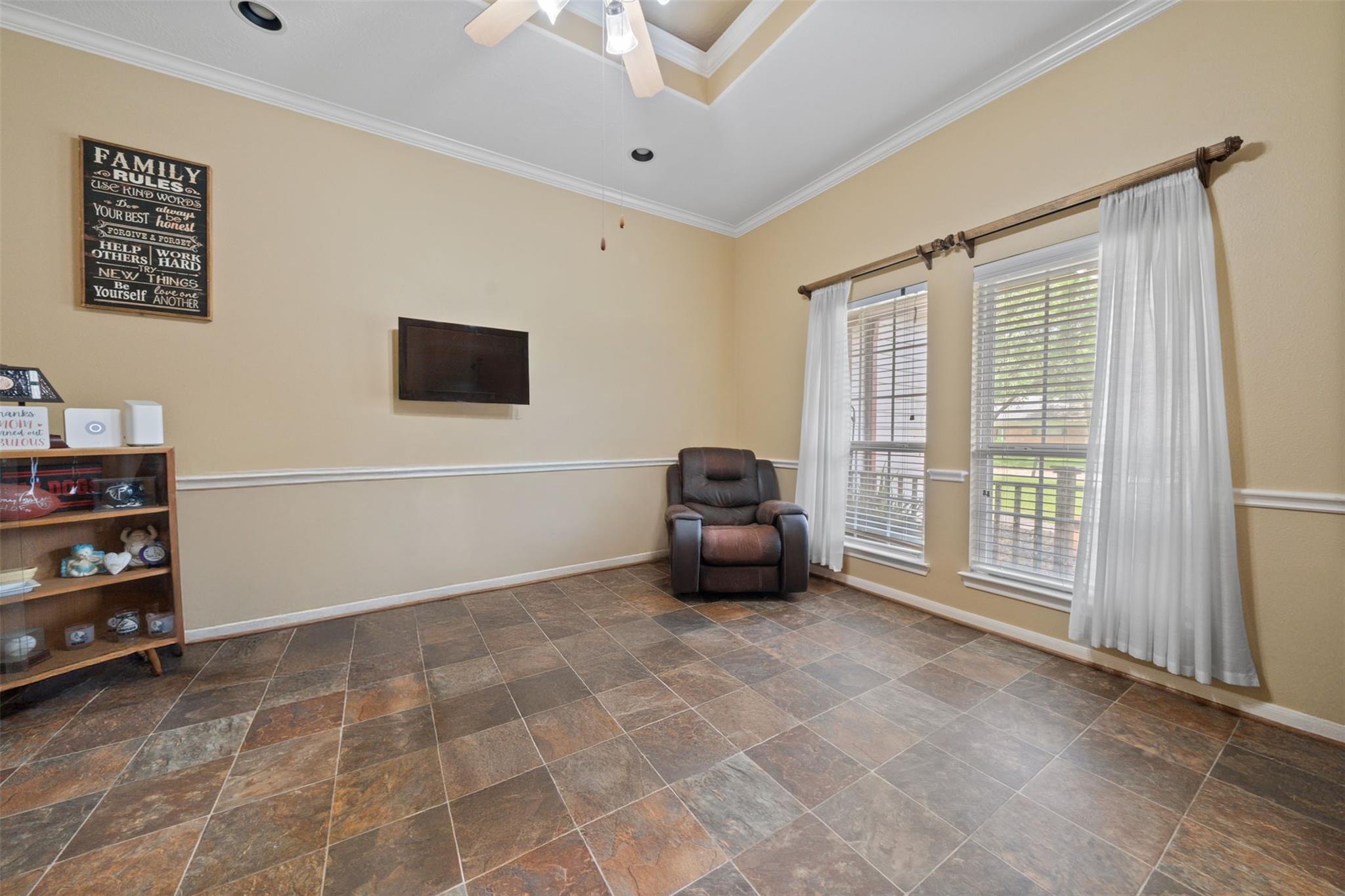 210 Southwood Circle