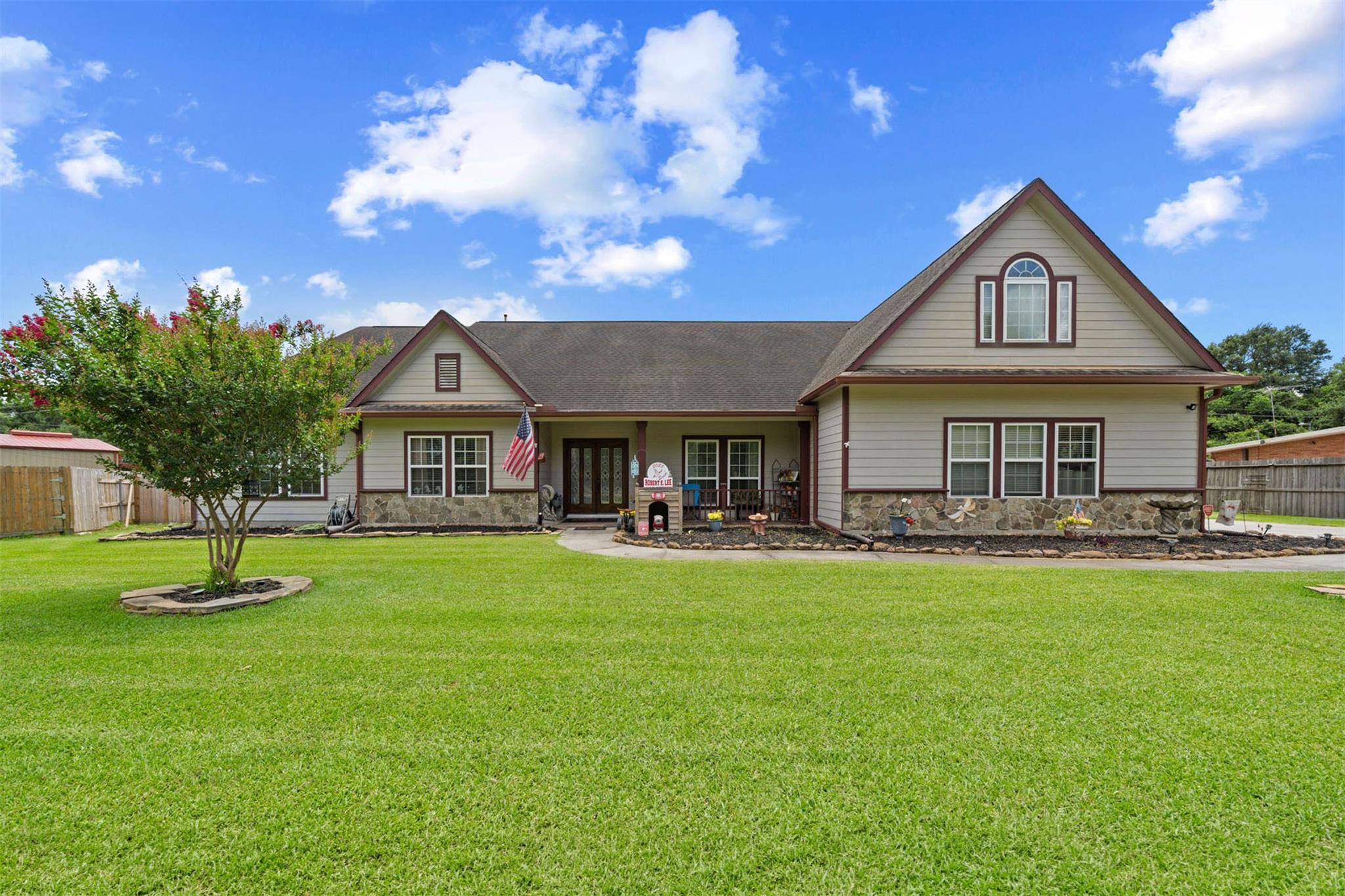 210 Southwood Circle