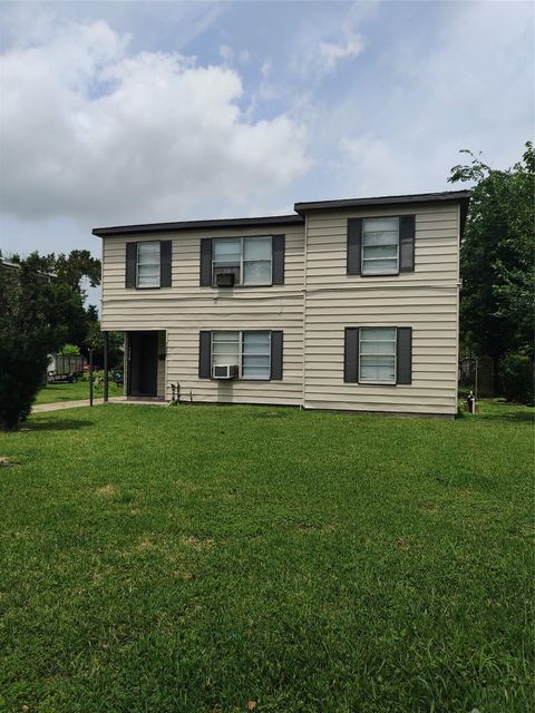 Photo of 1208 7th Ave Avenue #1, Texas City, TX 77590 (MLS # 91068312)