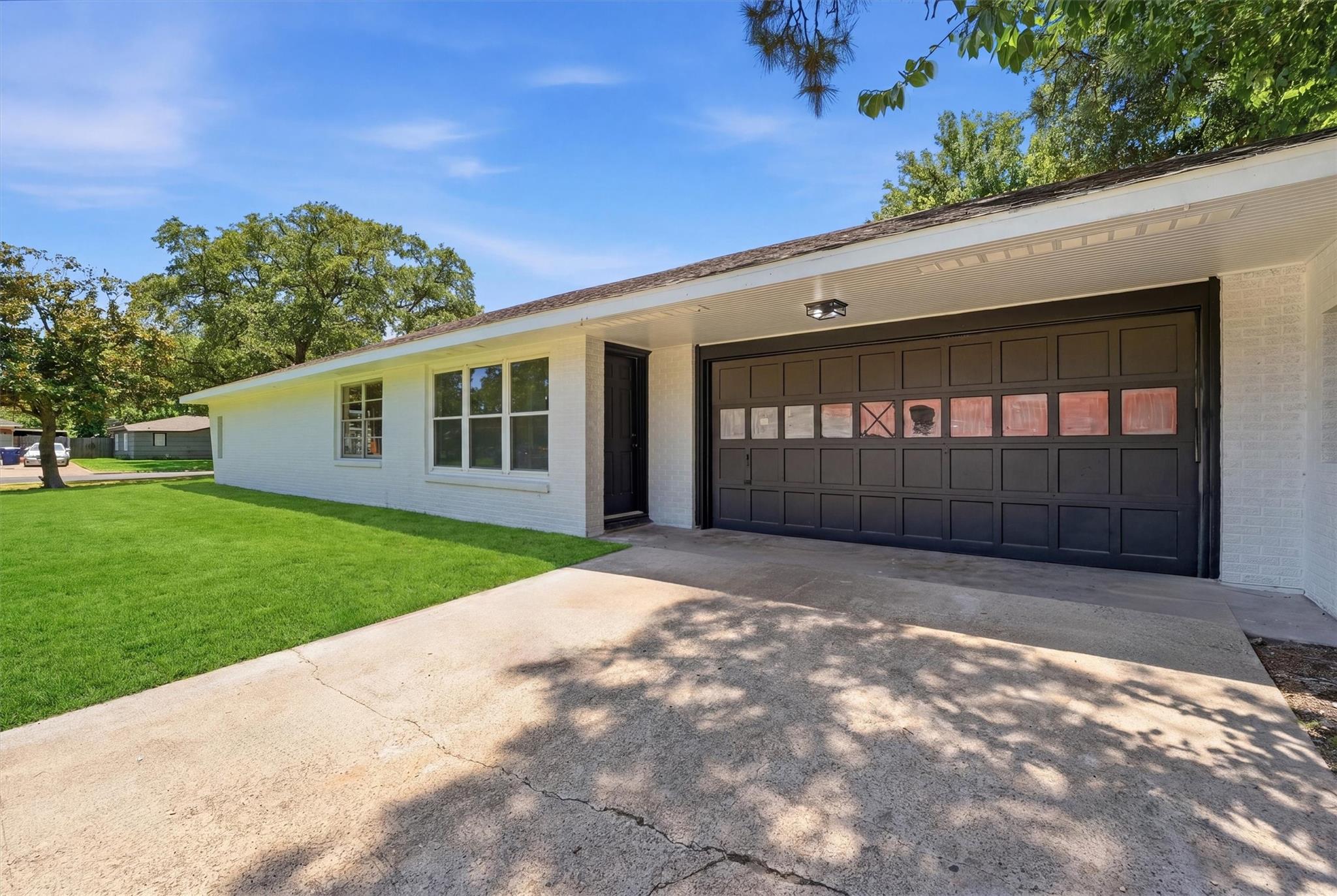 5002 Live Oak Drive
