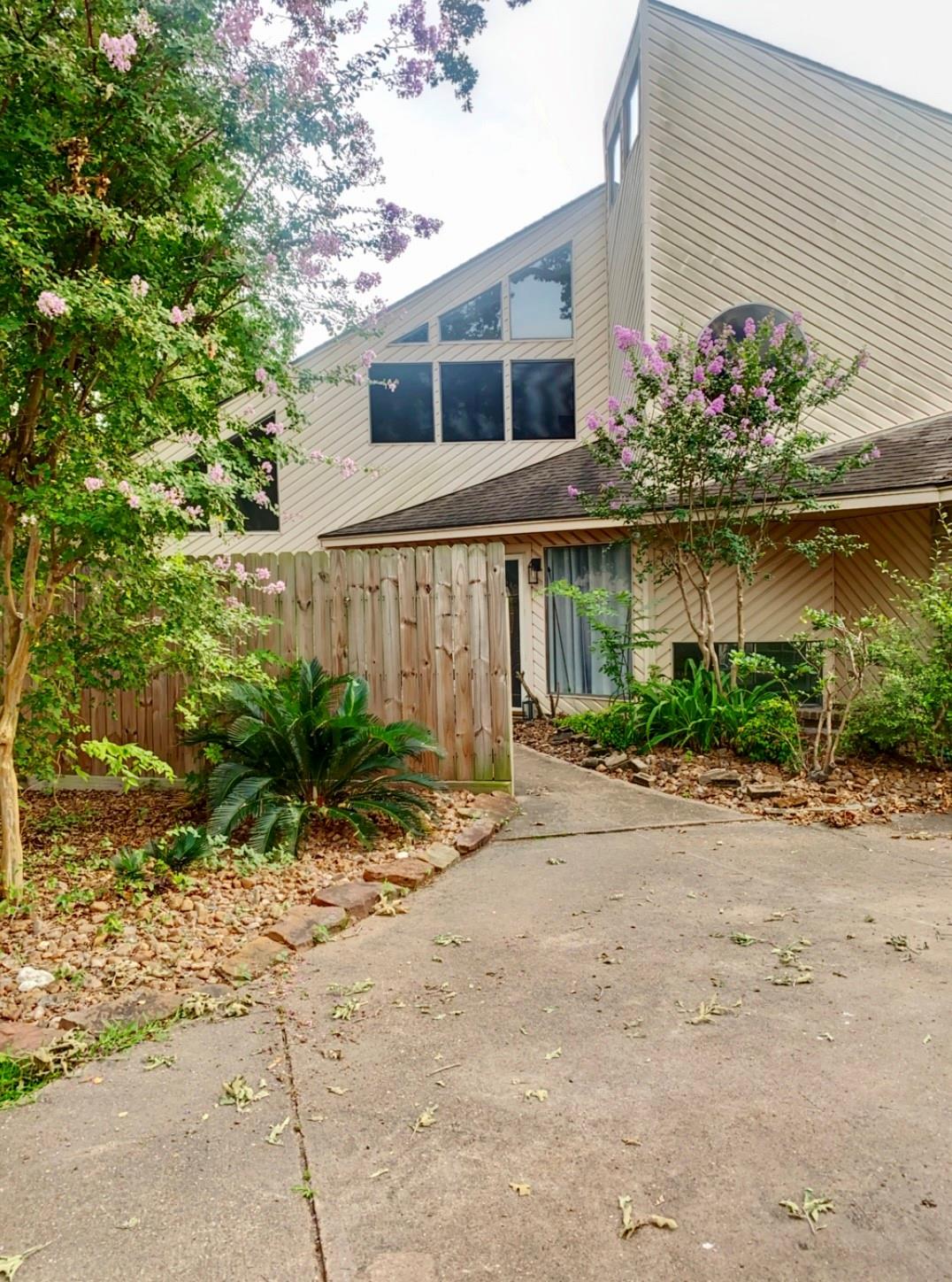 16510 De Lozier Street