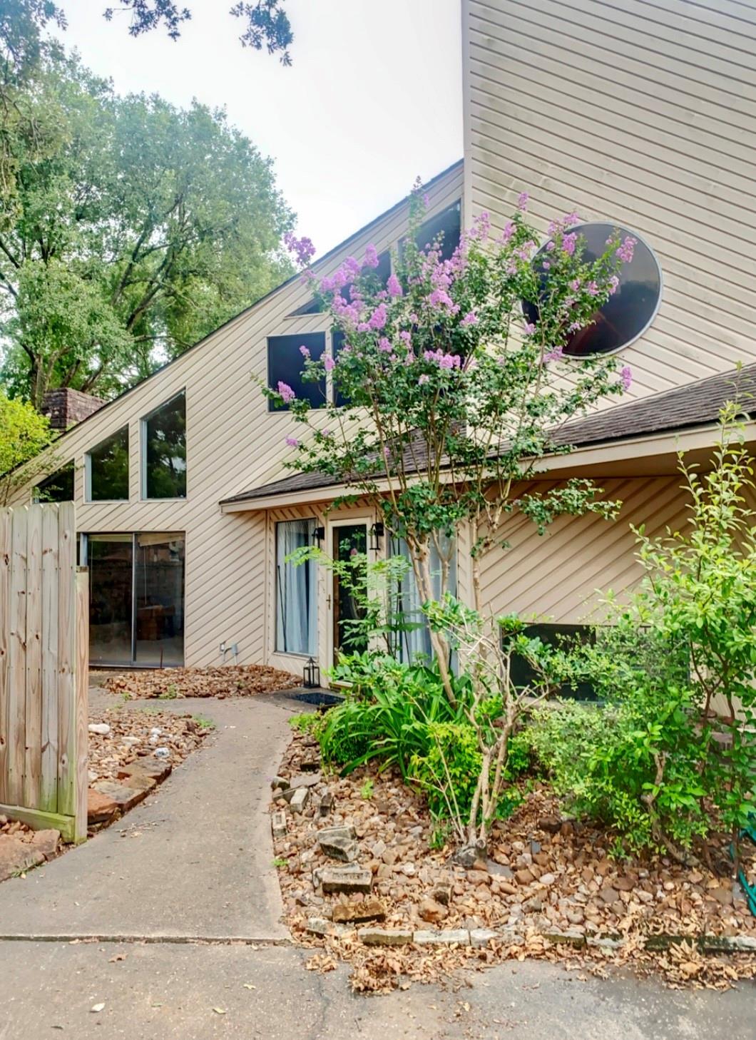 16510 De Lozier Street