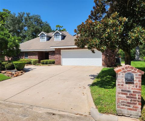 104 April Wind Drive S Conroe TX 77356