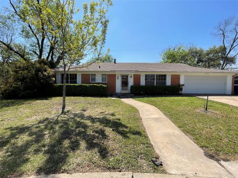 Photo of 1703 Larkwood Court, Austin, TX 78723 (MLS # 92366355)