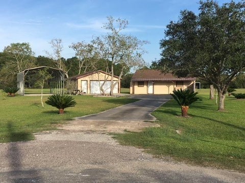 Photo of 5307 Tree Point Road, Santa Fe, TX 77510 (MLS # 87521850)