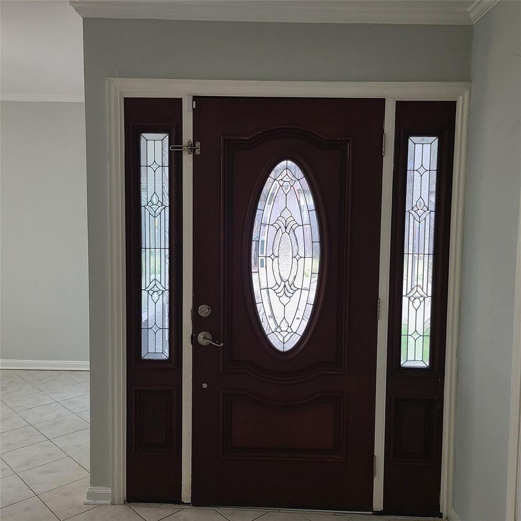 Photo of 1006 Walnut Bend Lane, Houston, TX 77042 (MLS # 41461996)