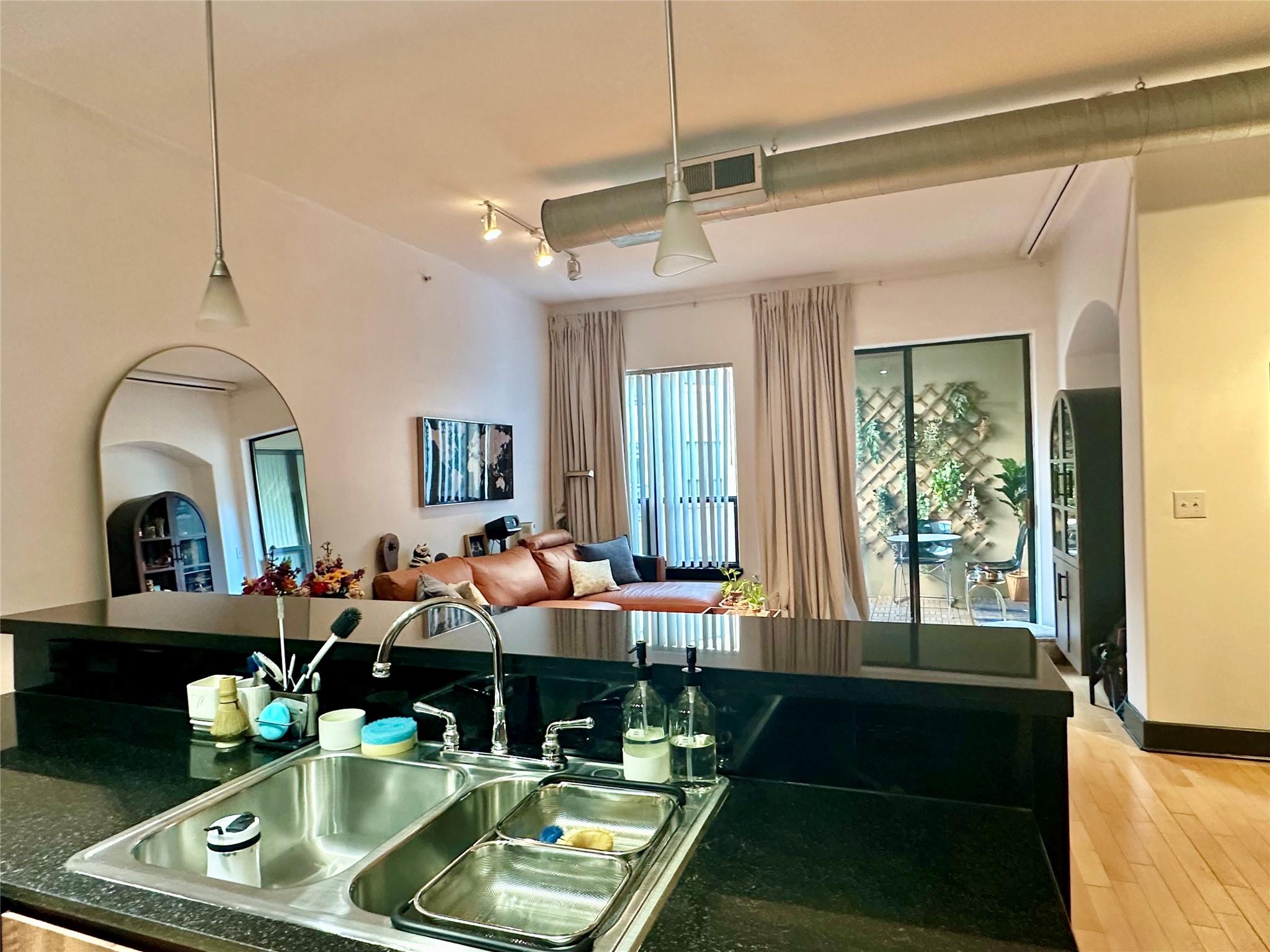 1901 Post Oak Boulevard 3606