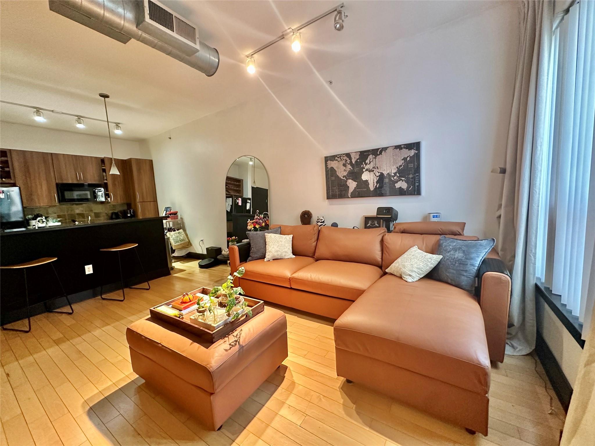1901 Post Oak Boulevard 3606