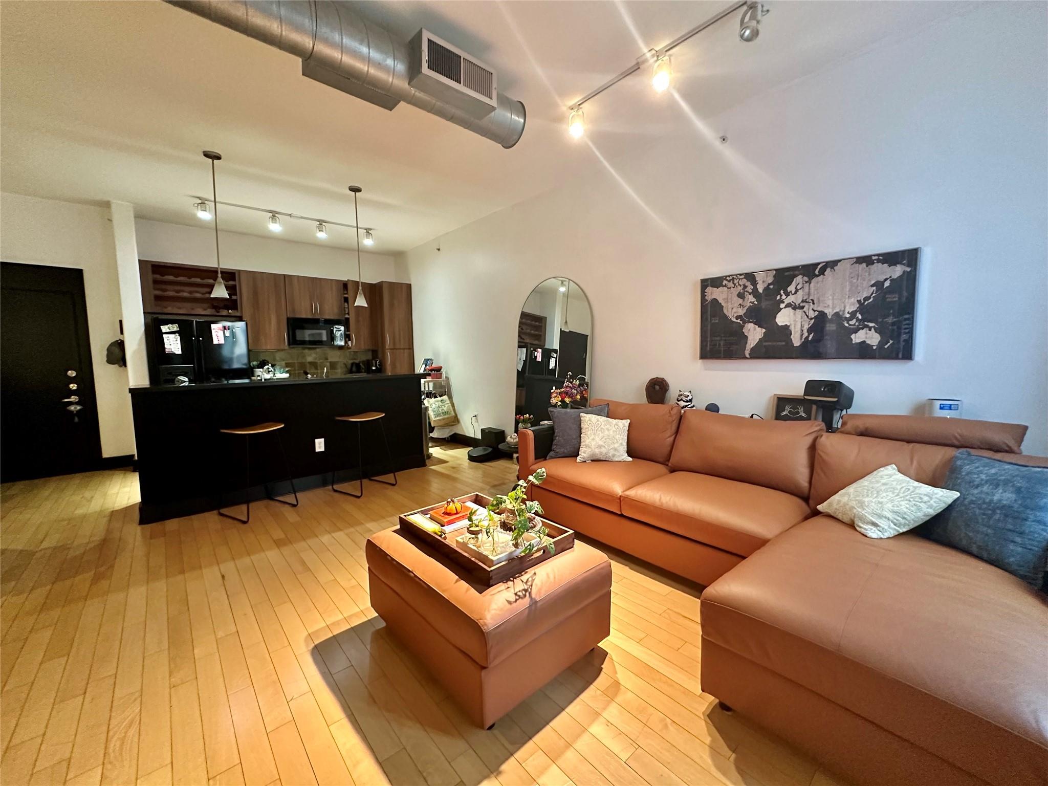 1901 Post Oak Boulevard 3606