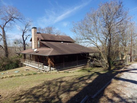 Photo of 17 Lake Drive, Huntsville, TX 77320 (MLS # 55427106)