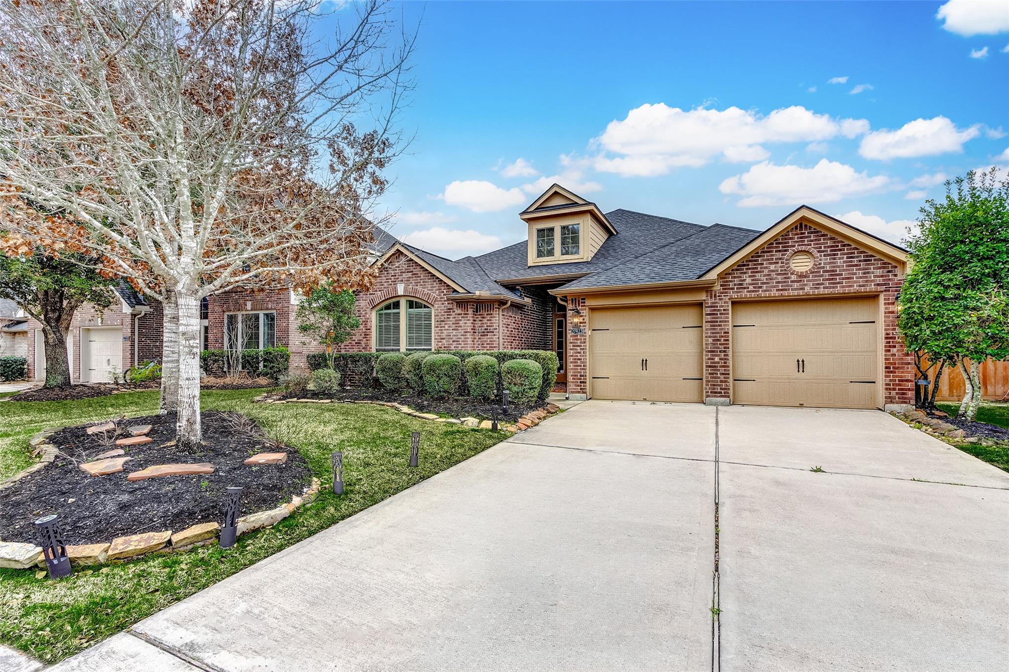 27923 Silverstream Court