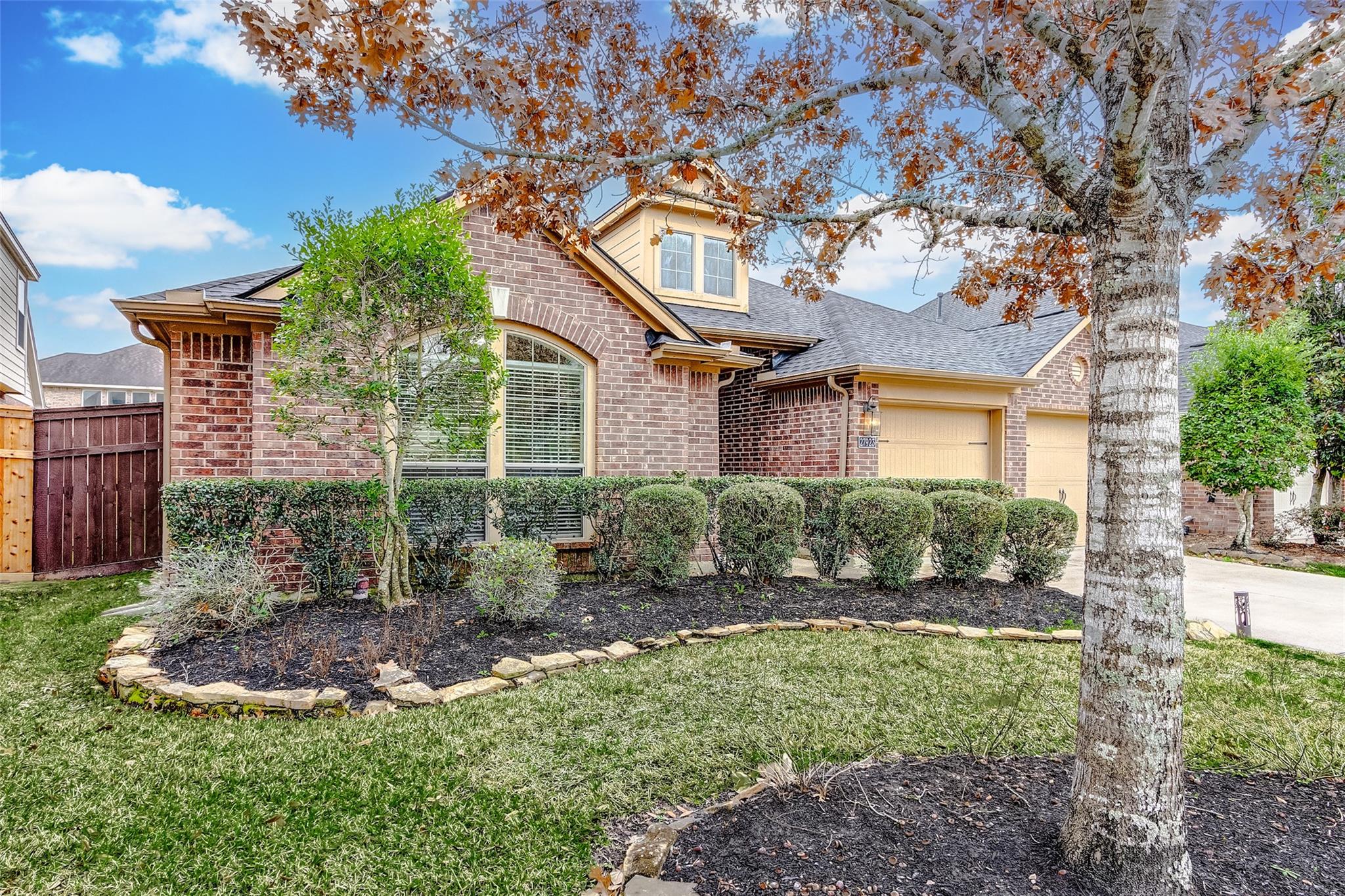 27923 Silverstream Court