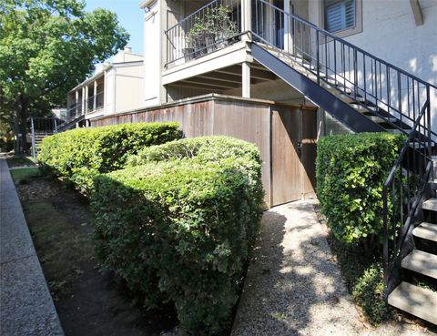 Photo of 5711 Sugar Hill #95, Houston, TX 77057 (MLS # 8282865)