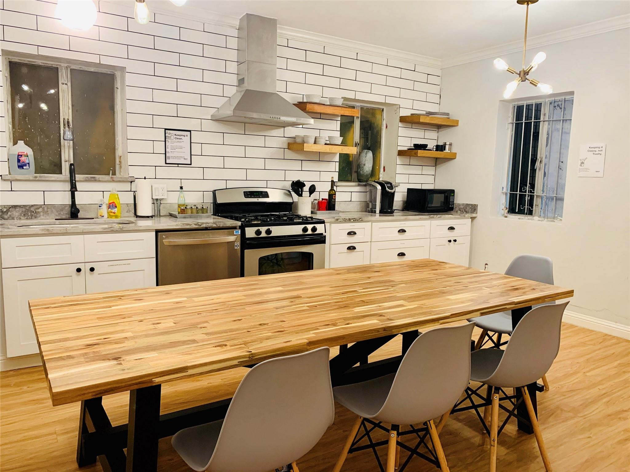 2423 Emancipation Avenue 2